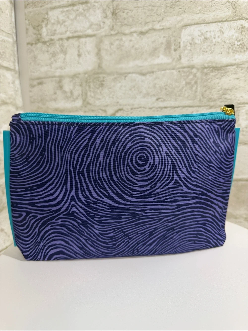 Estée Lauder 5 pc Set Skincare & Eye Makeup with Blue Zebra-Print Cosmetic Pouch